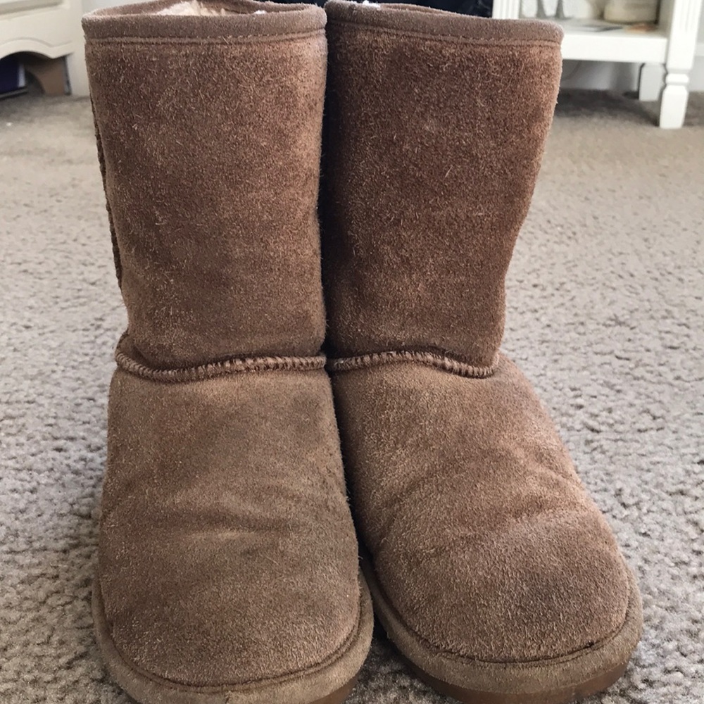 In perfectly good shape brown bear paws